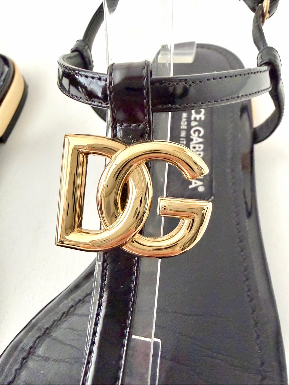 DOLCE & GABBANA | Black Patent DG Gold Logo Flat Sandals Ankle Strap EU 38.5 - Picture 7 of 13